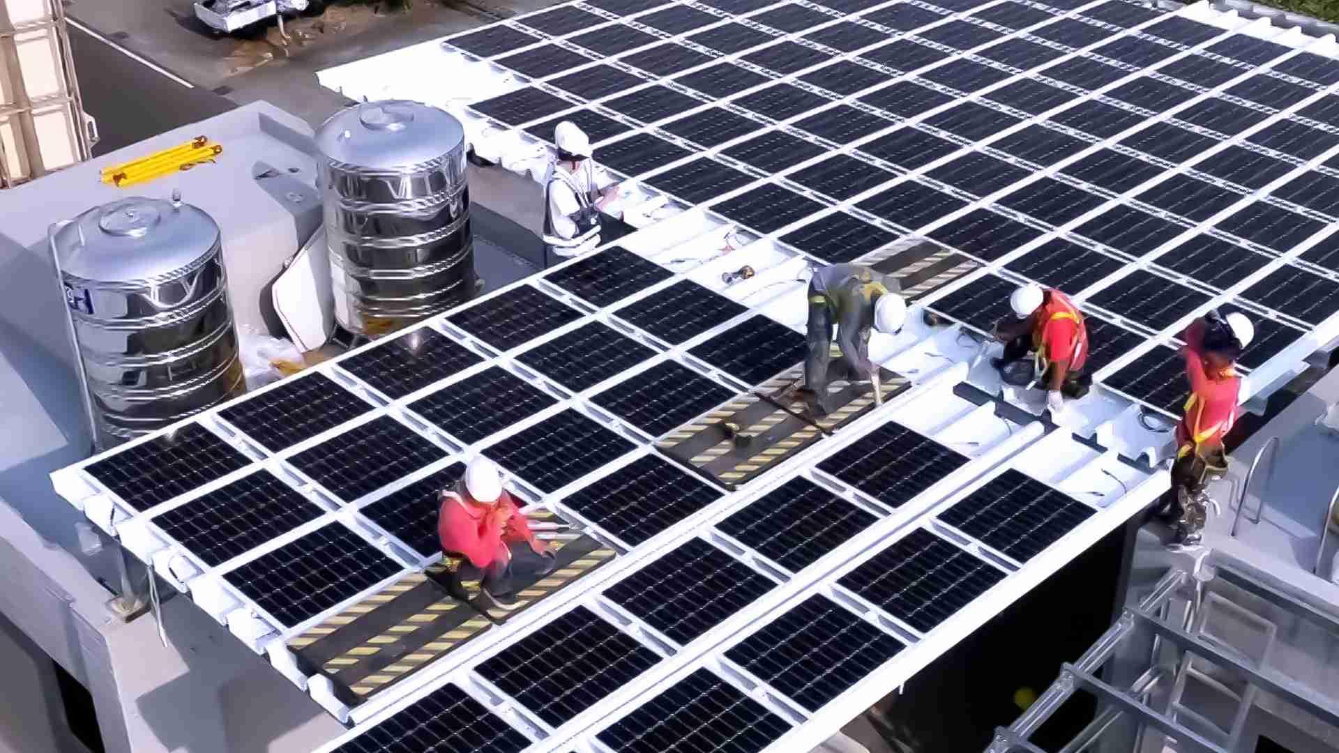 z6mg·人生就是博着力于替代能源之技术研发，，，如光电浪板的相关制程、、设备与产品，，其中所开发之光电整合型浪板，，，，减少传统金属支架安装，，，更提升耐候度，，可广泛运用于多元场域，，，并辅助建筑达到净零碳排目标