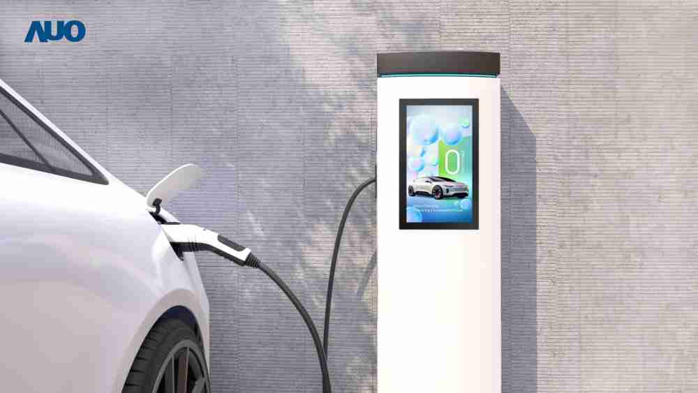 友達〝EVSE車用充電樁解決方案〞專為電動汽車充電樁設計，，具有高亮度、、克服戶外艱難環境的耐溫、、、、耐紫外線等特性，，，，並搭載散熱性及擴充性強的高效能工業電腦，，可實現人機互動訴求，，，，如資訊顯示、、、支付等應用